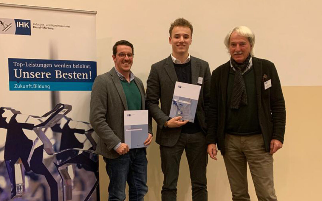 IHK-Bestenehrung für unseren Auszubildenden Leander Oesterle